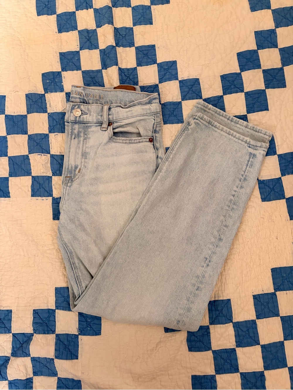 American Eagle Outfitters Light Wash high rise Straight Leg Jeans
